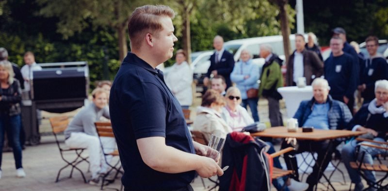 Lasse Kunft startet die Neueröffnung. Live Events Westensee Restaurant, Abendunterhaltung am Westensee.